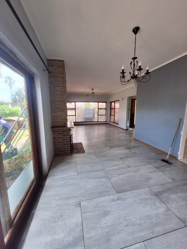 4 Bedroom Property for Sale in Panorama Western Cape